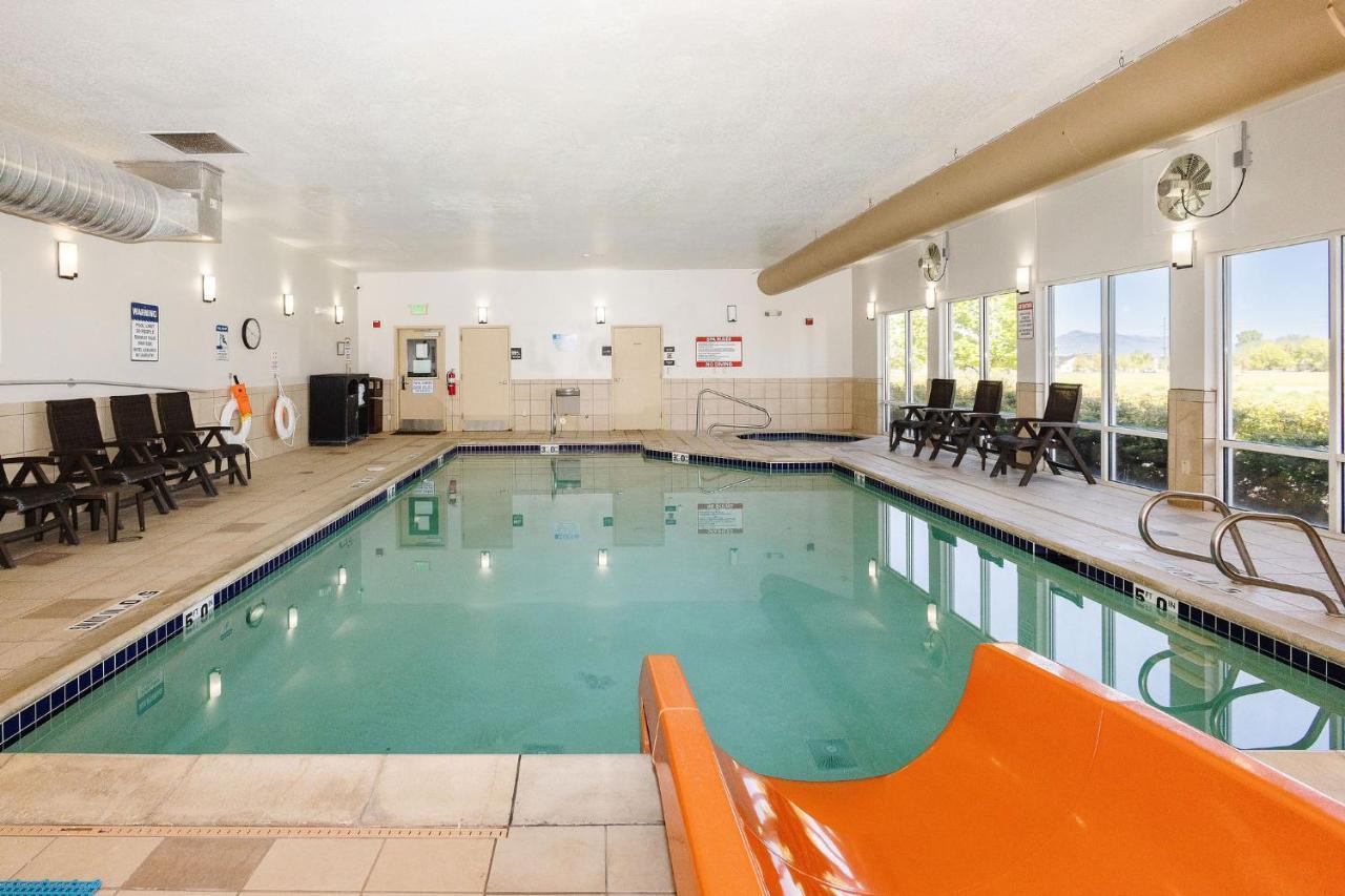Comfort Inn & Suites Logan Near University Экстерьер фото