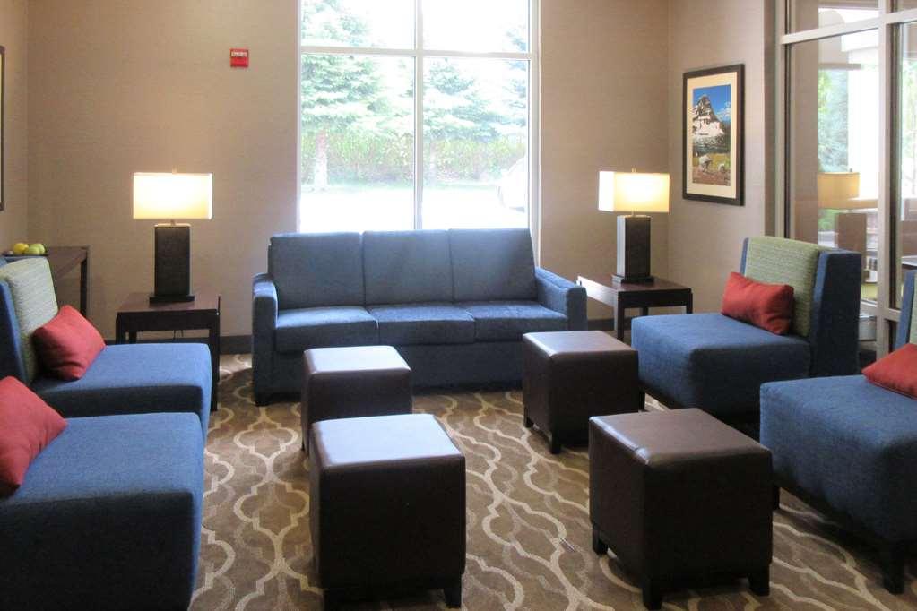 Comfort Inn & Suites Logan Near University Экстерьер фото