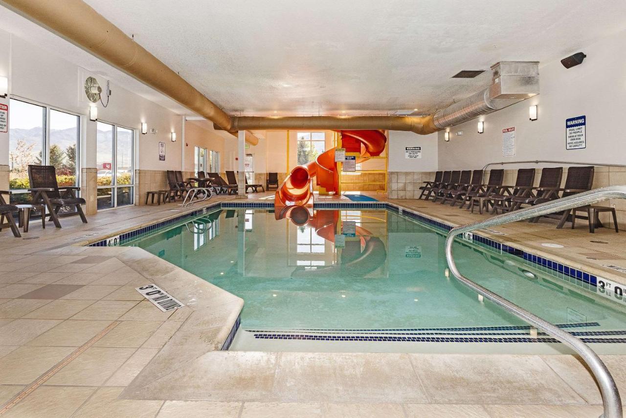 Comfort Inn & Suites Logan Near University Экстерьер фото