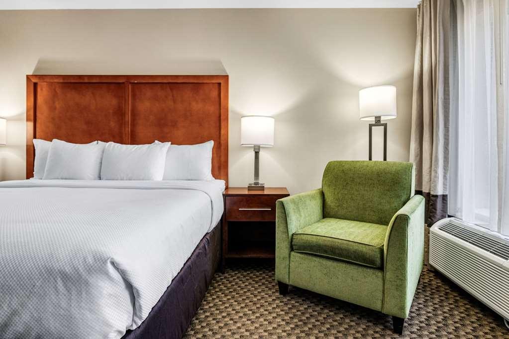 Comfort Inn & Suites Logan Near University Номер фото