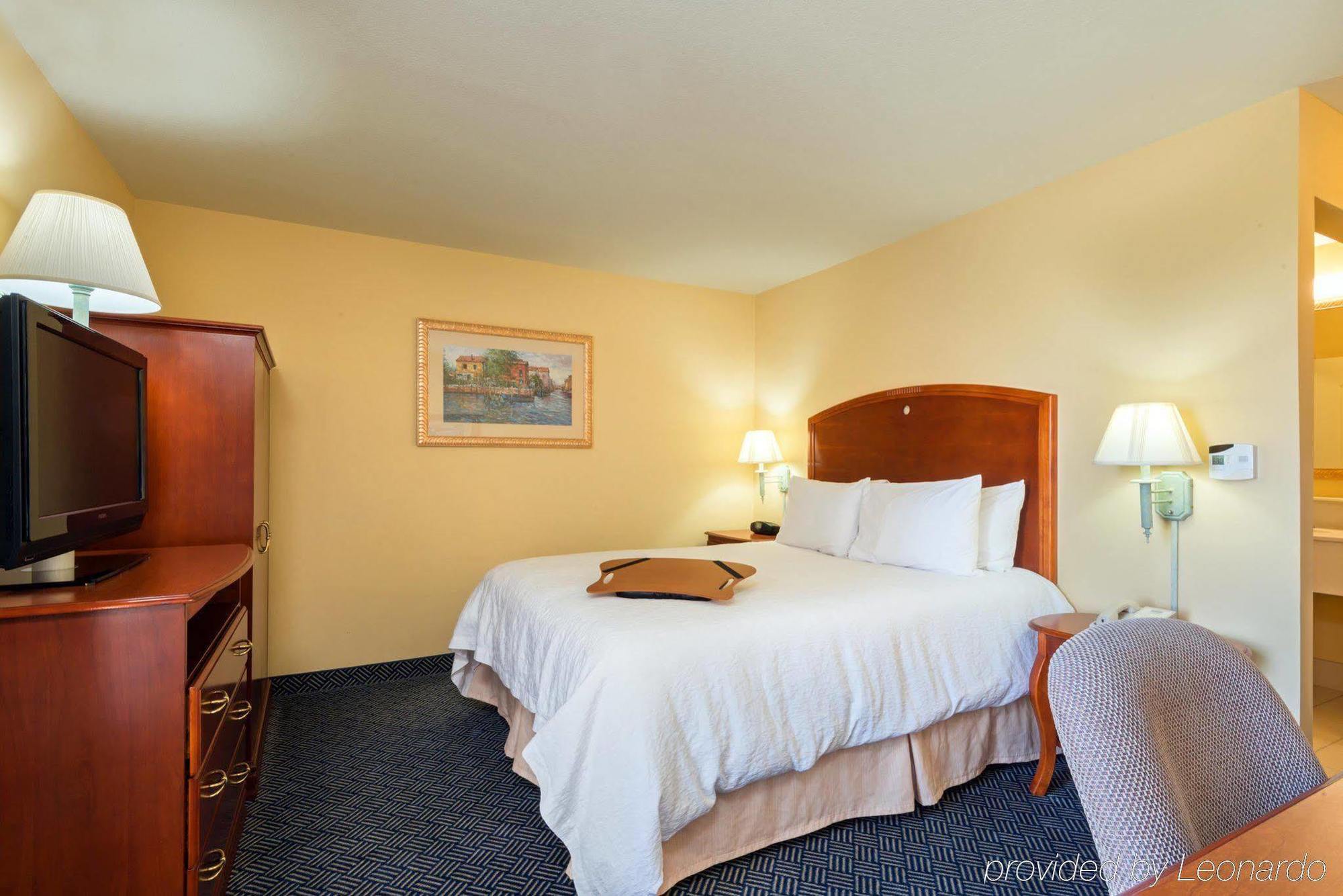 Comfort Inn & Suites Logan Near University Экстерьер фото