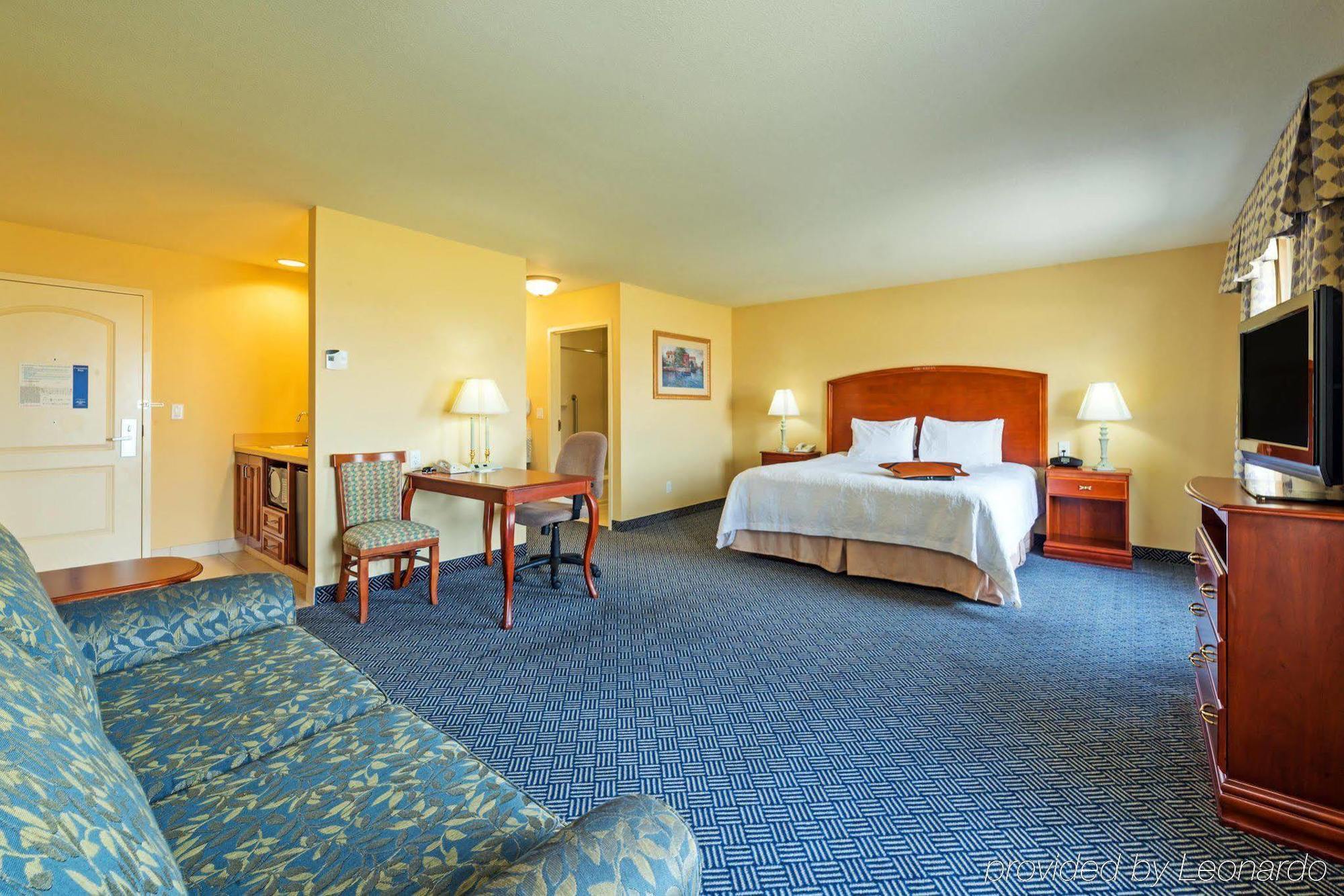 Comfort Inn & Suites Logan Near University Экстерьер фото