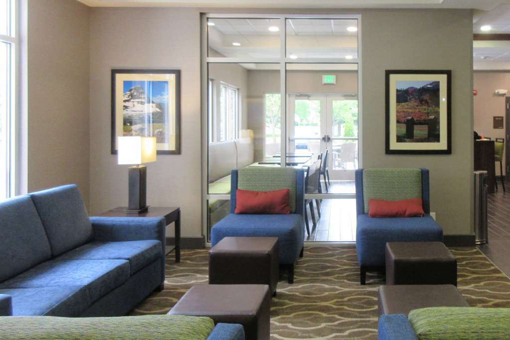 Comfort Inn & Suites Logan Near University Интерьер фото